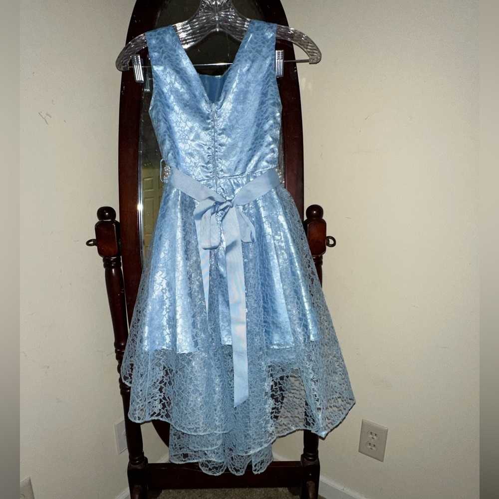 Blue lace dress with beaded belt and bow in the back - size 8 children’s